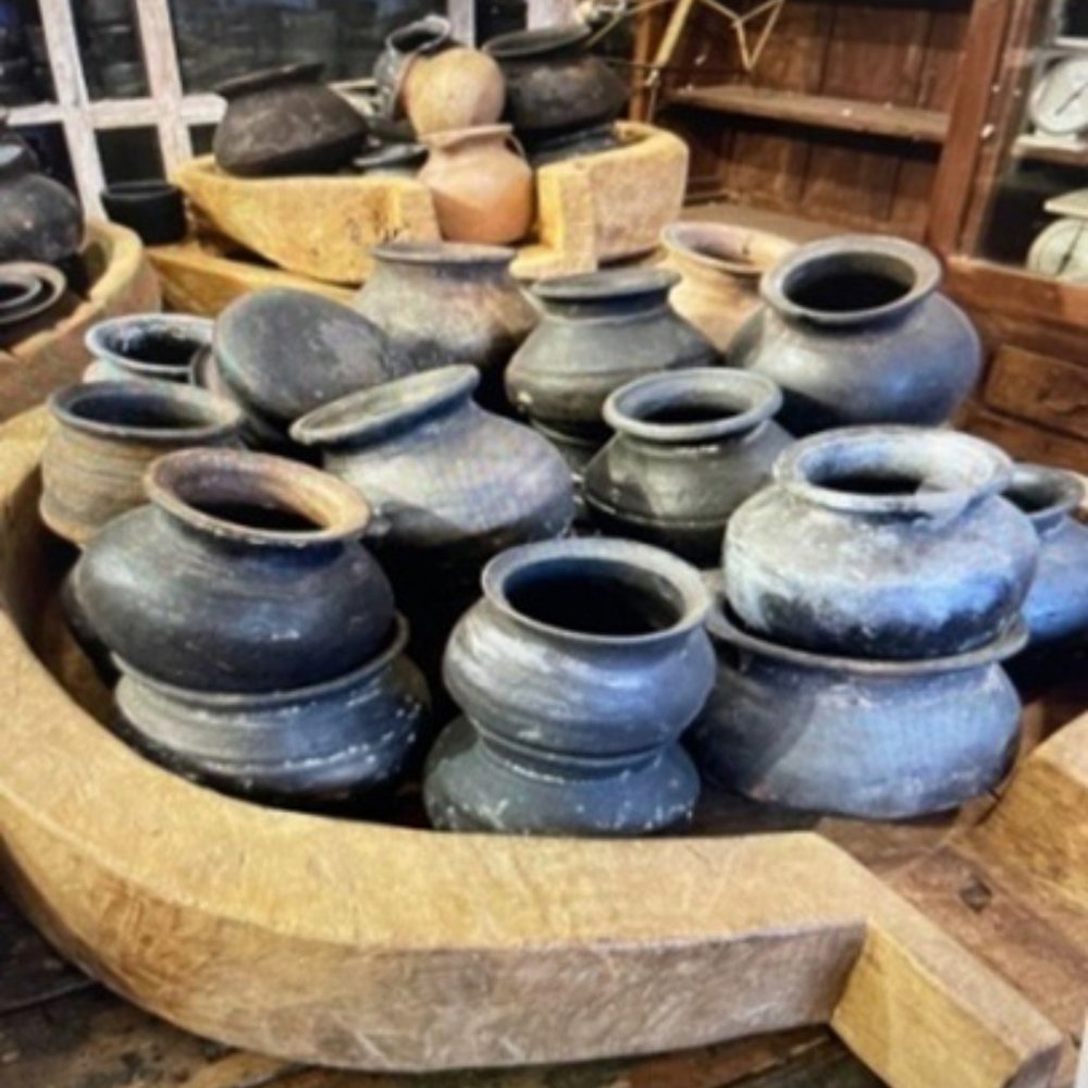 Spura Home Round Antique Black Clay Pot